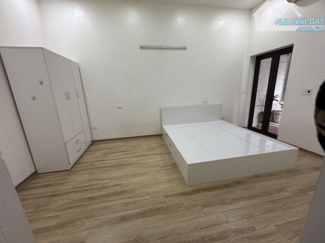 NHÀ DÂN XÂY -PHỐ HÀO NAM- DT SỔ 26M2- CHỦ MUA THÊM 10M2 = 36M2 -MT 3.8M: GIÁ CHỈ 7 TỶ - 3
