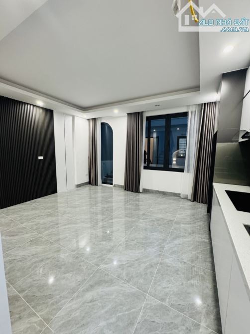 BÁN NHÀ MỚI TINH CẦU GIẤY – 7 TẦNG THANG MÁY – FULL NỘI THẤT XỊN SÒ - 35M - NHỈNH 10 TỶ - 3