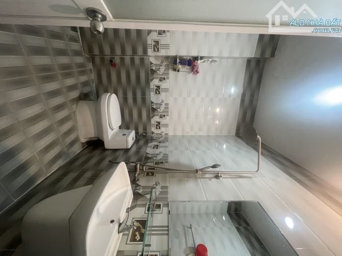 Nhà siêu rộng 76m2 - 4x19 - có 3 phòng ở ngay 86 Ni Sư Huỳnh Liên, Tân Bình - 3