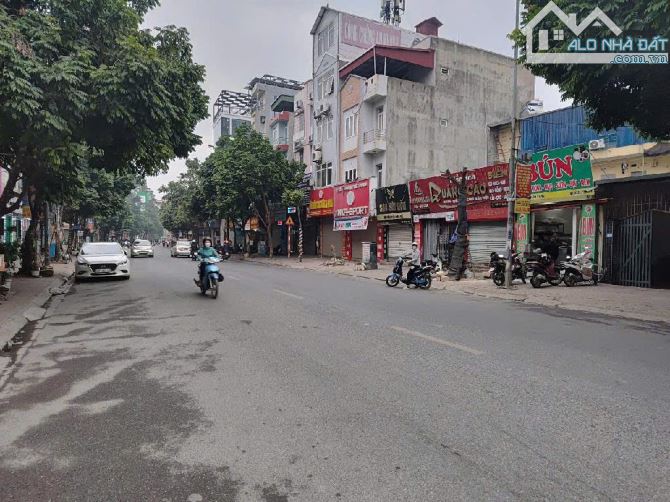 2 Mặt Phố Chính Trung / 137m, 5m tiền, 18.6 tỷ / Ô tô tránh, Vỉa hè kinh doanh sầm uất