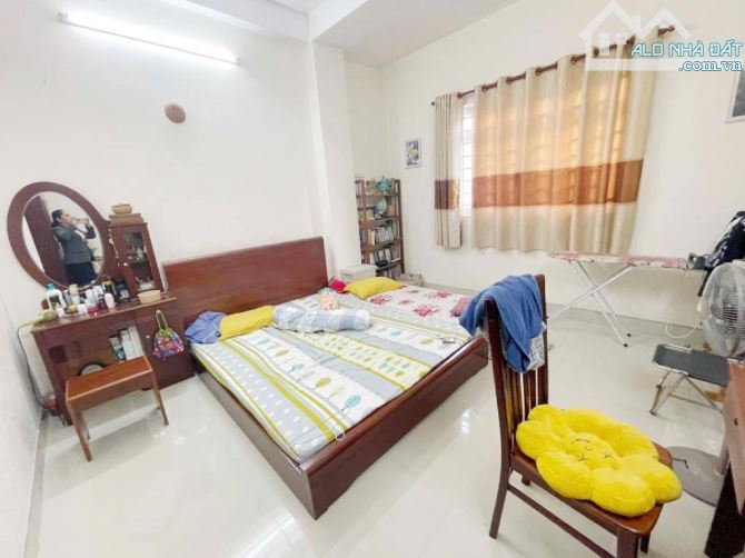 Nhà 3 tầng 4 phòng ngủ hẻm xe hơi thông 70m2 đường Dương Quảng Hàm Phường 5 Gò Vấp - 3