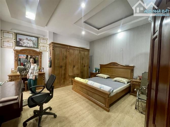 🏠 HIẾ.M - QUẬN 7 - 3 TẦNG BTCT – XE HƠI VÀO NHÀ – NGANG KHỦNG 6M -TẶNG NỘI THẤT – HƠN 7T - 3