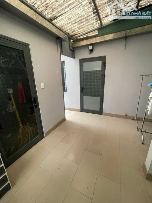 Bán nhà 3 tầng Góc 2MT KDC Nguyễn Hữu Thọ , dòng tiền 25tr/th. Gọi Tuyết - 3