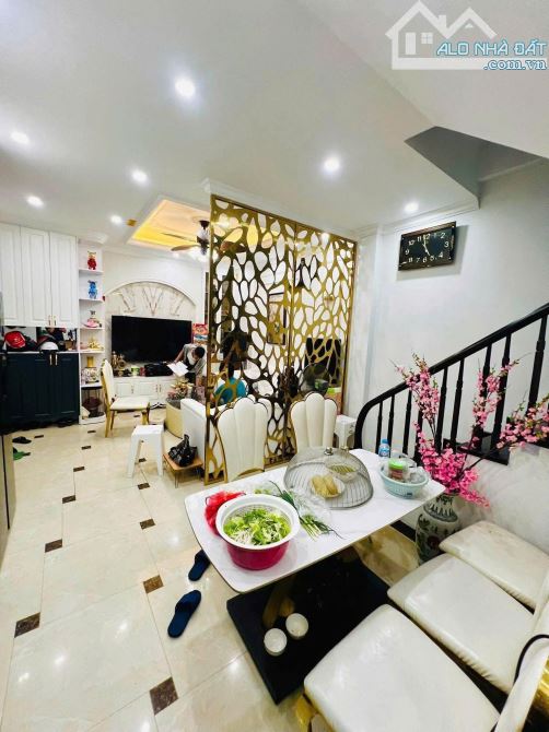 Bán nhà ngõ 279 Đội Cấn - 8m ra ô tô đỗ - Tầm giá 10 tỷ - 3