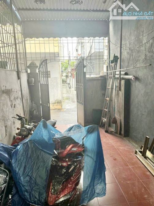 BÁN ĐẤT TẶNG NHÀ – TRẠI CHUỐI, 70m2 chỉ có 2,25 tỉ - 3