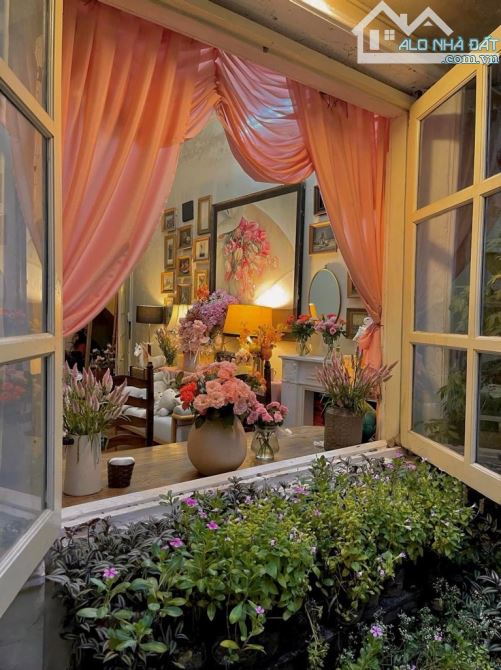 CỔ TÍCH GIỮA THỦ ĐÔ,BIỆT THỰ 3 TẦNG KHU VỰC LÒ ĐÚC, SAU 1 NHÀ RA MẶT PHỐ,ĐANG KINH DOANH C - 3