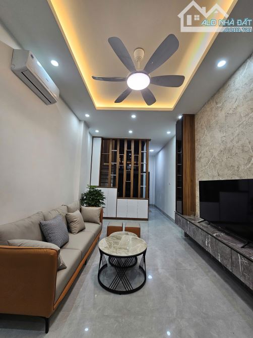 Cực hiếm! Nhà Đông Tác 5 tầng 33m2, thang máy, 5m ra ô tô - 3