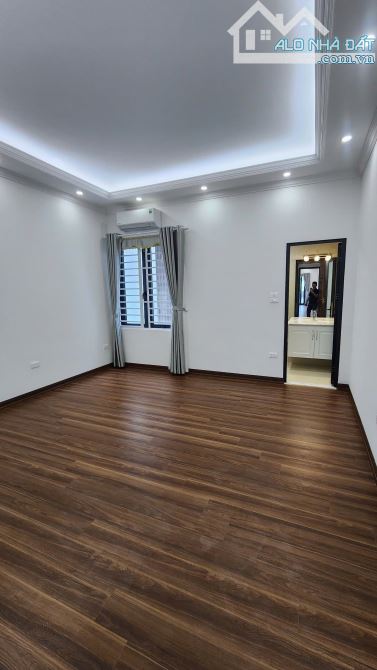 CC BÁN NHÀ RIÊNG PHÙNG CHÍ KIÊN CẦU GIẤY, số 16 ngõ 93 MỚI XÂY - THANG MÁY - 6 TẦNG - 3