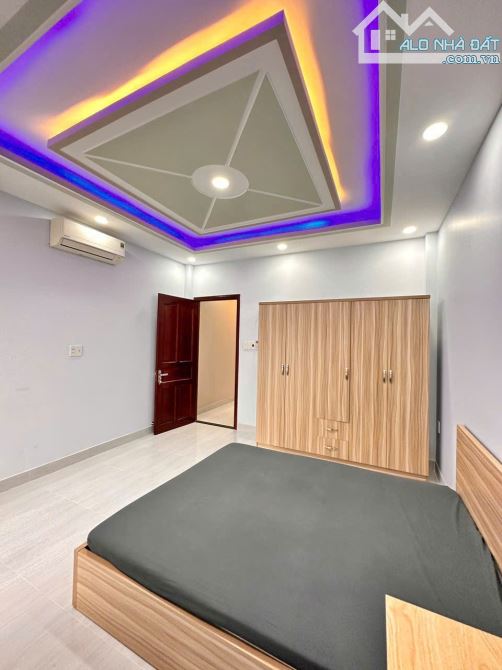 NHÀ ĐẸP – XÂY Ở KIÊN CỐ, NHƯ MỚI - 3 TẦNG 5.X TỶ, Q12 - 3