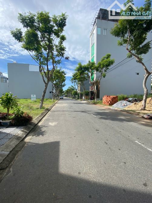 Bán lô ĐA MẶN ĐÔNG 2 (đường 7m5) - đối diện BV 600 giường, DT 90m2 giá 6ty950 - 3