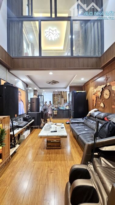Nhà 4 tầng Hồng Bàng SHR vuông full nội thất cao cấp ~40m2 chỉ 7,9 tỷ - 3