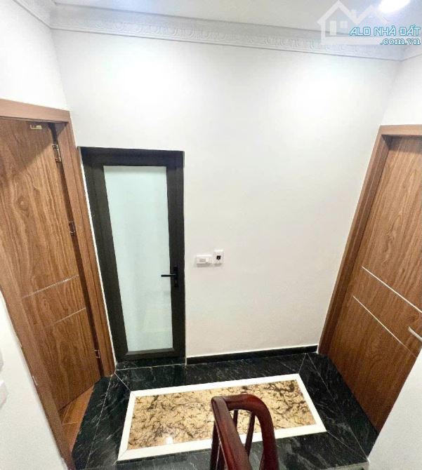 BÁN NHÀ NGỌC TRÌ THẠCH BÀN DT 50M2, 3 TẦNG, MT 5M2, Ô TÔ ĐỖ CỬA, GẦN AEON MALL, GIÁ 6.9 - 3