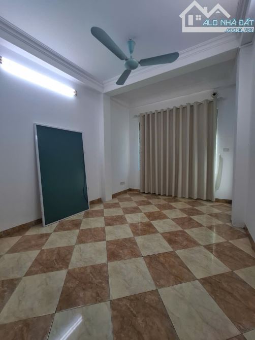 * CHO THUÊ NHÀ NGUYÊN CĂN KĐT PHÁP VÂN,GẦN BX NƯỚC NGẦM GIÁ CHỈ 12,5 TRIỆU/TH - 3
