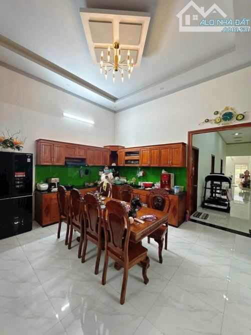 Kẹt tiền bán gấp căn nhà ở Trần Văn Chẩm - Củ Chi - 900 Triệu -SHR - 3