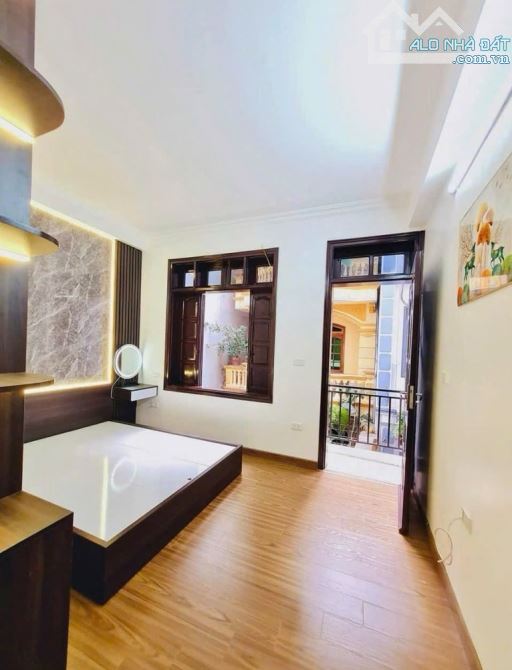 NGUYỄN HOÀNG- NHÀ ĐẸP 42x4 TẦNG- 9.x TỶ- MẶT TIỀN RỘNG- 2 THOÁNG- TẶNG NỘI THẤT XỊN - 3