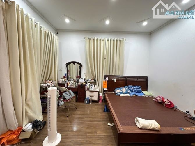 Bán nhà Bồ Đề 5 tầng vị trí trung tâm Long Biên - 3