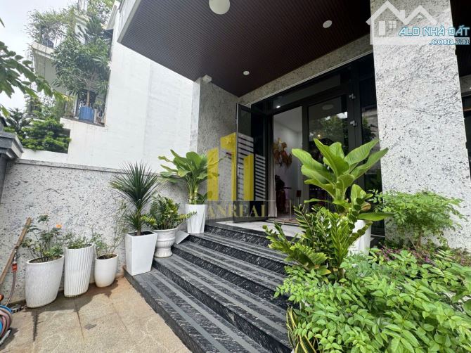 NHÀ ĐẦY ĐỦ NỘI THẤT 5 PHÒNG GIÁ 65 TRIỆU - HẦM 3 LẦU - 3