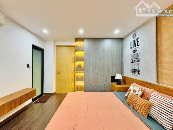 Chính chủ bán nhà 56m2 xây 5 lầu Đoàn Như Hải,Q4 giá 4tỷ350.Gần Cầu Khánh Hội.Hẻm 7m - 3