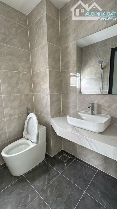 Giảm Sốc Chỉ 7.5 Tỷ - Nhà Hẻm Xe Hơi Hoàng Hoa Thám - 4x12m- 2 Tầng - Gần Chợ & 5 Phút Ra - 3