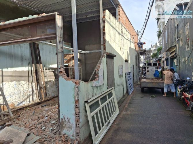 ⭐️⭐️ Nhà Lô góc SHR HXH né 100m2 – Lê Thị Riêng Quận 12 - 3