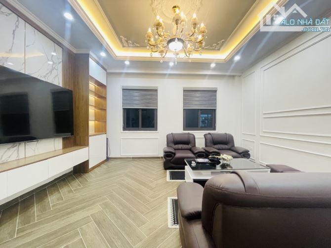 Cổ Nhuế  nhà mới 7 tầng thang máy đầy đủ nội thất khách chỉ sách vali vào ở luôn - 3