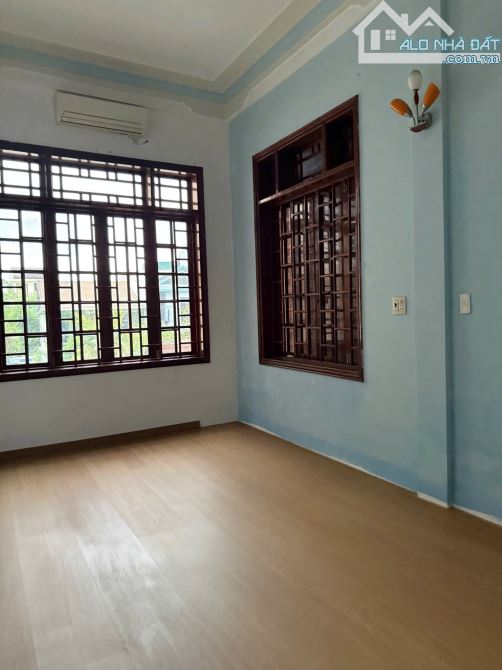 Nhà 4 tầng kiệt Văn Cao,có 4phòng ngủ 3 nhà vệ sinh - 3