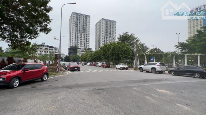 NHÀ MẶT PHỐ VÀNG HOÀNG NHƯ TIẾP, LÔ GÓC 88M, MT RỘNG, DÒNG TIỀN, KINH DOANH HÁI RA TIỀN. - 3