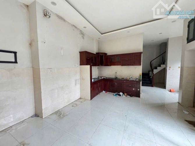 Bán nhà 1 trệt 1 lầu HIỆP HOÀ , phường Trấn Biên , ( P Hiệp hoà củ ). Chỉ 1Tỷ650Triệu , Th - 3