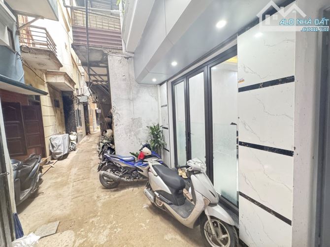 TRẦN KHÁT CHÂN, QUẬN HAI BÀ TRƯNG, 45M2,4 TẦNG AN SINH ĐỈNH GẦN ĐƯỜNG Ô TÔ. - 3