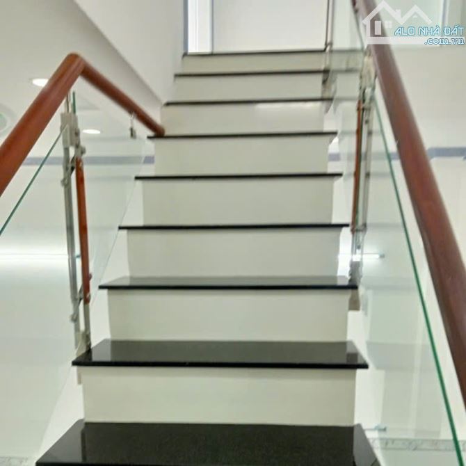 Chủ gấp bán nhà 55 m2, kiên cố, 2 tầng, quận 8, nhỉnh 2 tỷ - 3