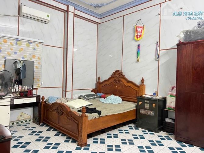 Bán nhà 3 Tầng Trung Tâm Dĩ An,đường nhựa 12m thông thoáng,SHR hoàn công - 3