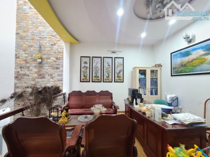 Ô tô 7 chỗ vào sân Ông ích Khiêm, Hải Châu chỉ 12.x tỷ - 3