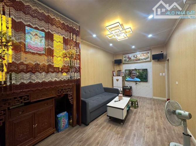 Nhà tầng 1, ngõ nông phố Ngô Thì Nhậm - Trung tâm quận HBT - nhà đẹp, giá rẻ để ở - 3
