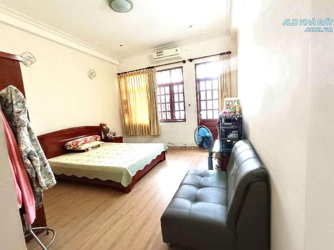 NHÀ DƯỢC SĨ, LÂU NĂM, SỔ VUÔNG - HẺM KD 8m NGUYỄN THÁI BÌNH - 75m2, 4TẦNG - 10.xT - 3