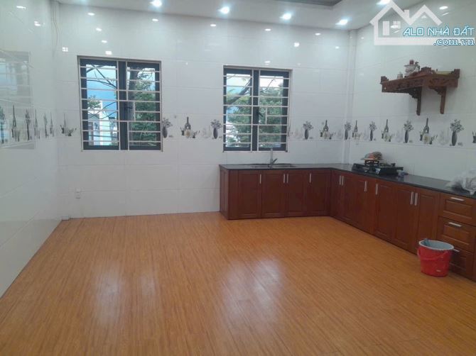 Bán nhà 3 tầng, Vị trí kinh doanh, mặt tiền Nguyễn Lương Bằng - 4