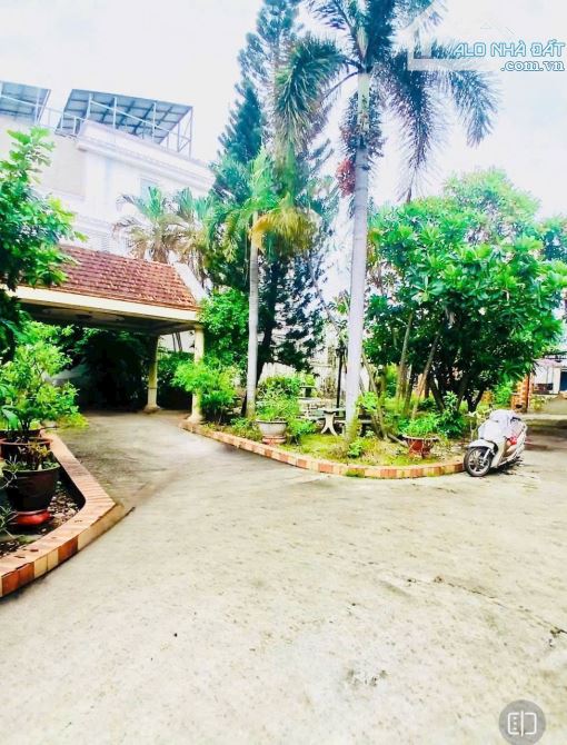 Bán Biệt Thự Mặt Tiền Hóc Môn - 1266M2 (18 x 62m ) - 2Tầng - Đường 40m -  Chỉ 25,9 Tỷ. - 4