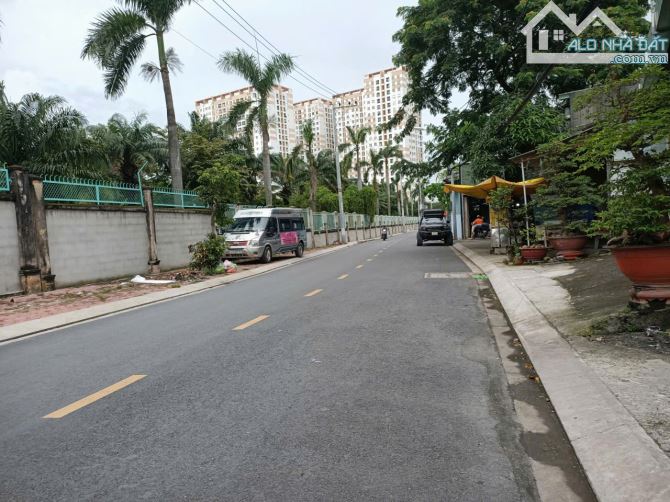 Tân Thới Hiệp Q12 - Lô Đất Mặt Tiền Bờ Kè - DT: 5m x 27m, Diện Tích Sổ  #135m2 , Giá Bán: - 4