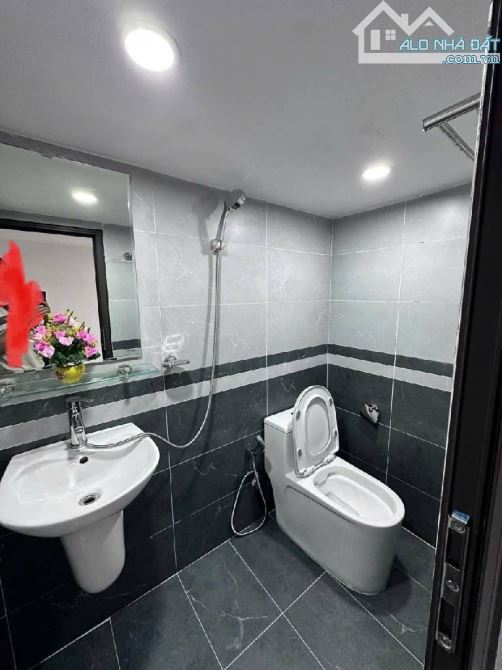 VĂN CHƯƠNG TÔN ĐỨC THẮNG DT 21M-4 TẦNG -MT,3,3M- FULL NỘI THẤT- GIÁ CHỈ 5.6 TỶ - 4