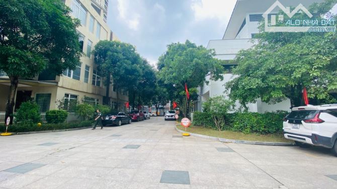 Chung cư CT2, Coma 6, Dream Tower, đường 70, Tây Mỗ, Nam Từ Liêm:99m, 3ngủ, 2wc, chào 6.4t - 4