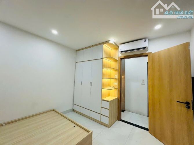 Nhỉnh 7 tỷ có nhà đẹp mới ngõ thông Cầu Giấy 5 tầng 32m2 MT 6.5m 3 phòng ngủ đủ nội thất ở - 4