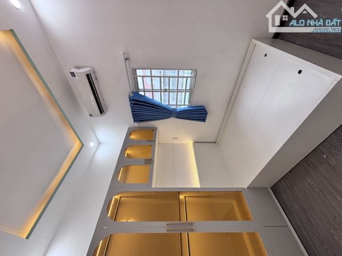 **Nhà đẹp 3 lầu full nội thất, Đào Tông Nguyên – Nhà Bè, xe hơi đậu trước cửa – chỉ 2.9 tỷ - 4