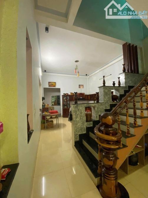 BÁN NHÀ 1 MÊ MẶT TIỀN ĐƯỜNG NGUYỄN CHÍ THANH - DT: 5x37m - H: ĐÔNG NAM - 6,7 TỶ - 4