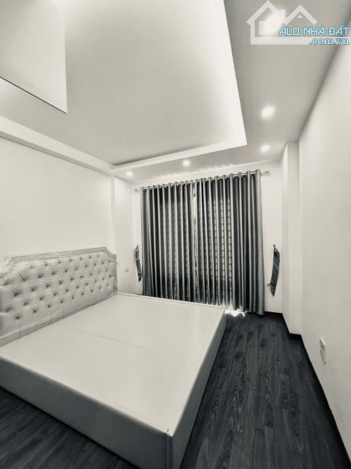 NHÀ MỚI FULL NỘI THẤT Phố Việt Hưng-Long Biên 38m2 5 tầng 6 tỷ1 - 4