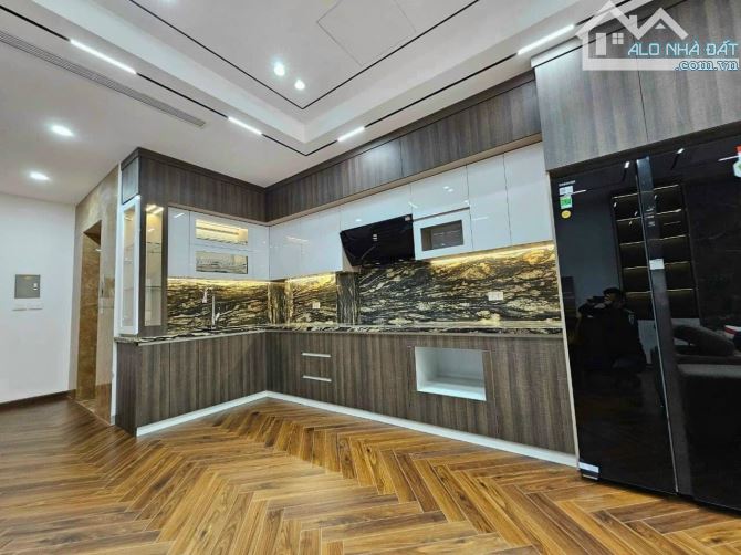 BÁN NHÀ PHÂN LÔ LIỀN KỀ HẢI NGÂN, NGUYỄN XIỂN, 7T THANG MÁY, GARA, VỈA HÈ, 60M2, 17.9 TỶ - 4
