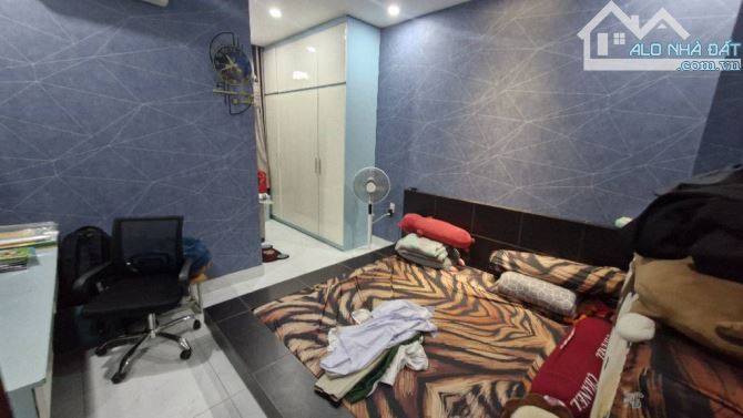 GIÁ RẺ, 4 TẦNG 220M2, SHR, TẶNG FULL NỘI THẤT, TRẦN XUÂN SOẠN, QUẬN 7. CHỈ 8,3 TỶ TL - 4