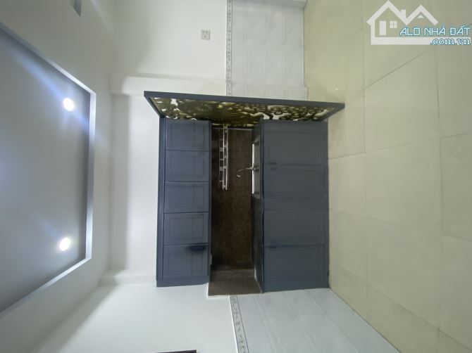 Bán nhà hẻm tttp diện tích sử dụng 50m2 giá 2tỷ180tr gần chợ xóm Mới - 4