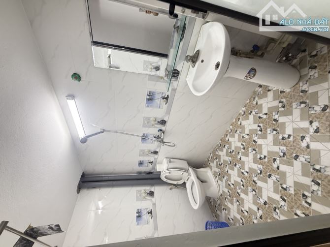 38m2 x 6 tầng x 5 phòng khép kín , dòng tiền khoảng 30m 1 tháng , hợp lý để giữ tiền - 4