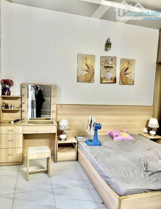 BÁN GẤP NHÀ DƯƠNG TƯ GIANG, QUẬN 5. GIÁ 5TỶ310/ 68,8M2(4,3x16M). ĐANG CHO THUÊ 24TRIỆU/TH - 4