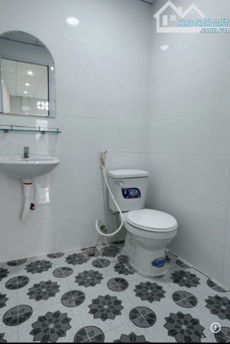 Cần bán gấp nhà riêng sát đường CMT8 Q10, giá 5.15ty - 4
