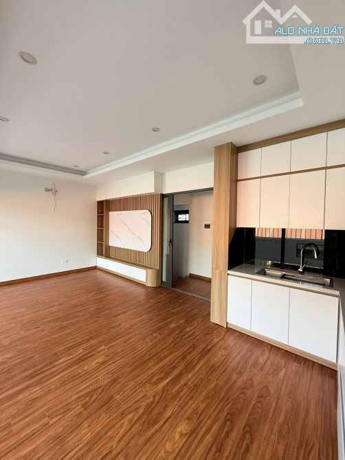 SIÊU PHẨM PHÂN LÔ Ô TÔ TRÁNH HOÀNG VĂN THÁI 40MX4T, Ở VÀ KINH DOANH. - 4